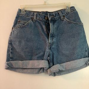 Vintage Levi’s Shorts Style 967 Size 5